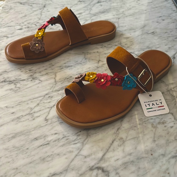 New Handmade Italian Sophia Milano Suede Flowers Flat Slip On Sandals  Size 7.5 - Picture 9 of 11